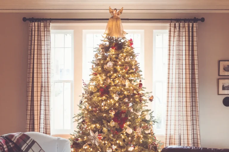 A decorated Christmas tree in a living room